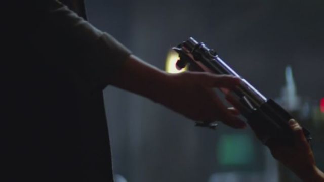star-wars-force-awakens-lightsaber | The Outerhaven star-wars-force-awakens-lightsaber