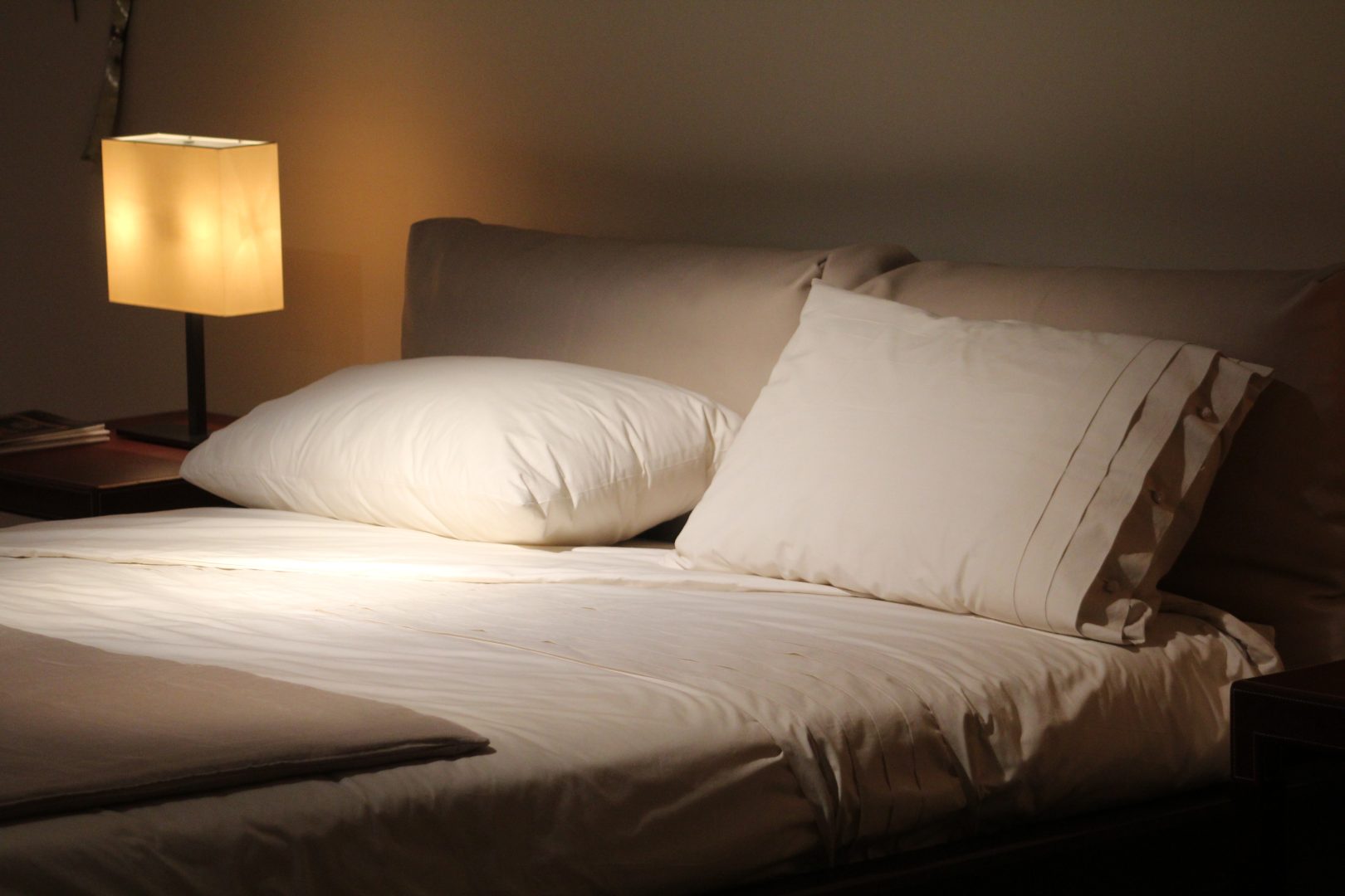 read-floor-rest-furniture-room-bedroom-1049721-pxhere.com | The Outerhaven
