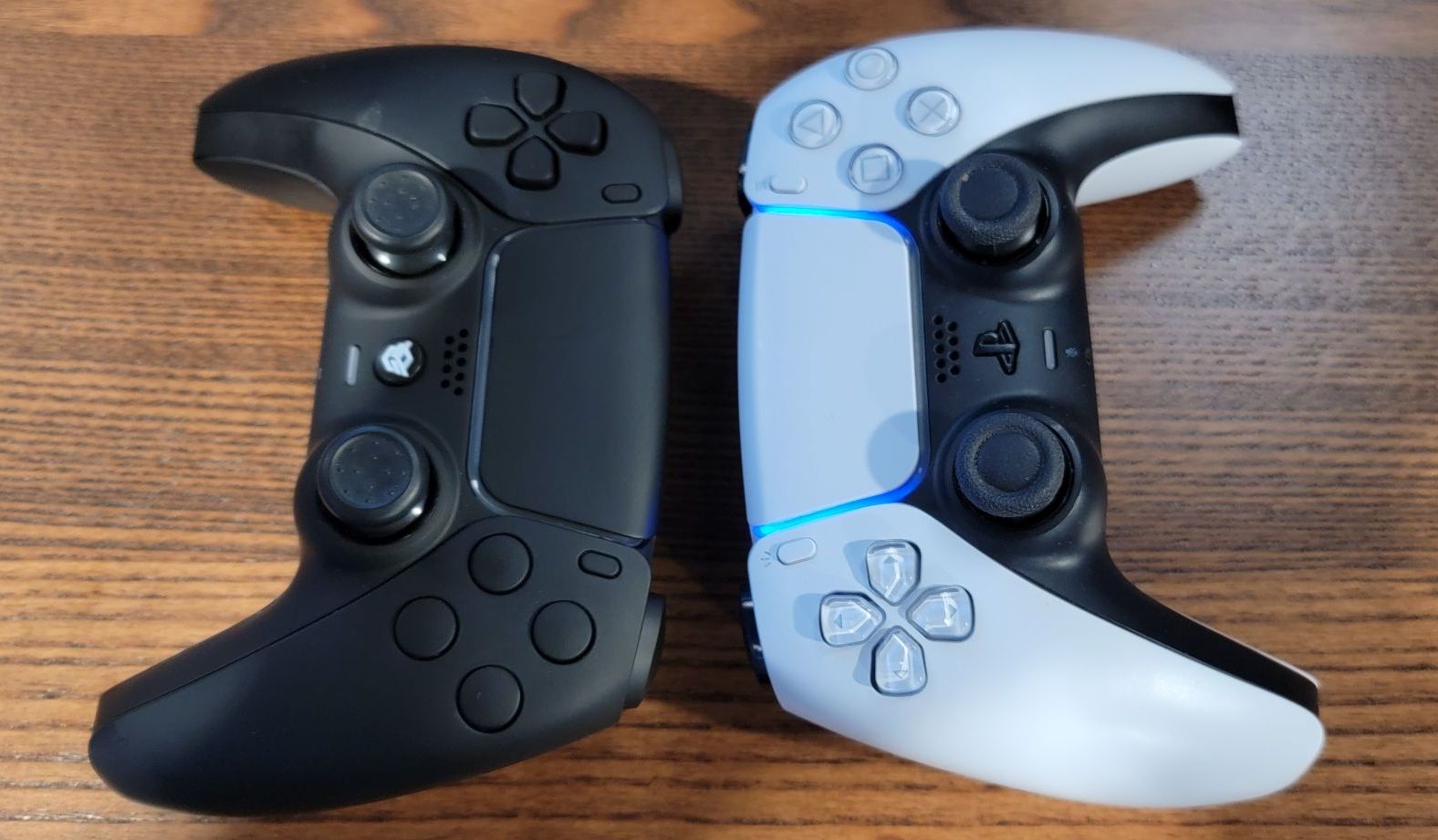 HexGaming Rival Alongside DualSense | The Outerhaven HexGaming Rival Alongside the DualSense