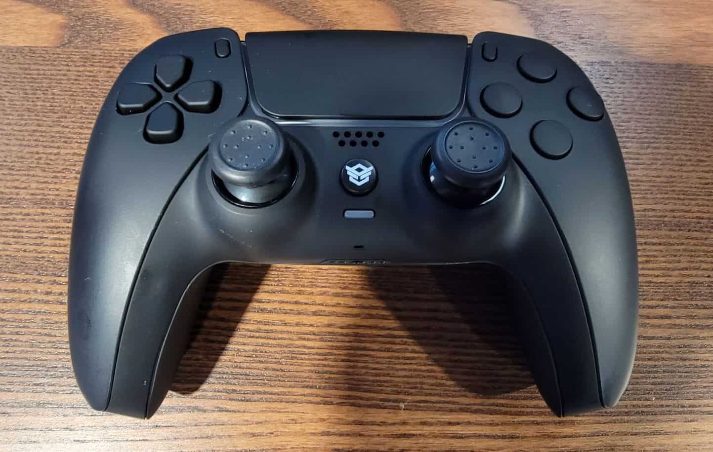 HexGaming Hex Rival PS5 controller - Front | The Outerhaven The front of the HexGaming Hex Rival PS5 controller