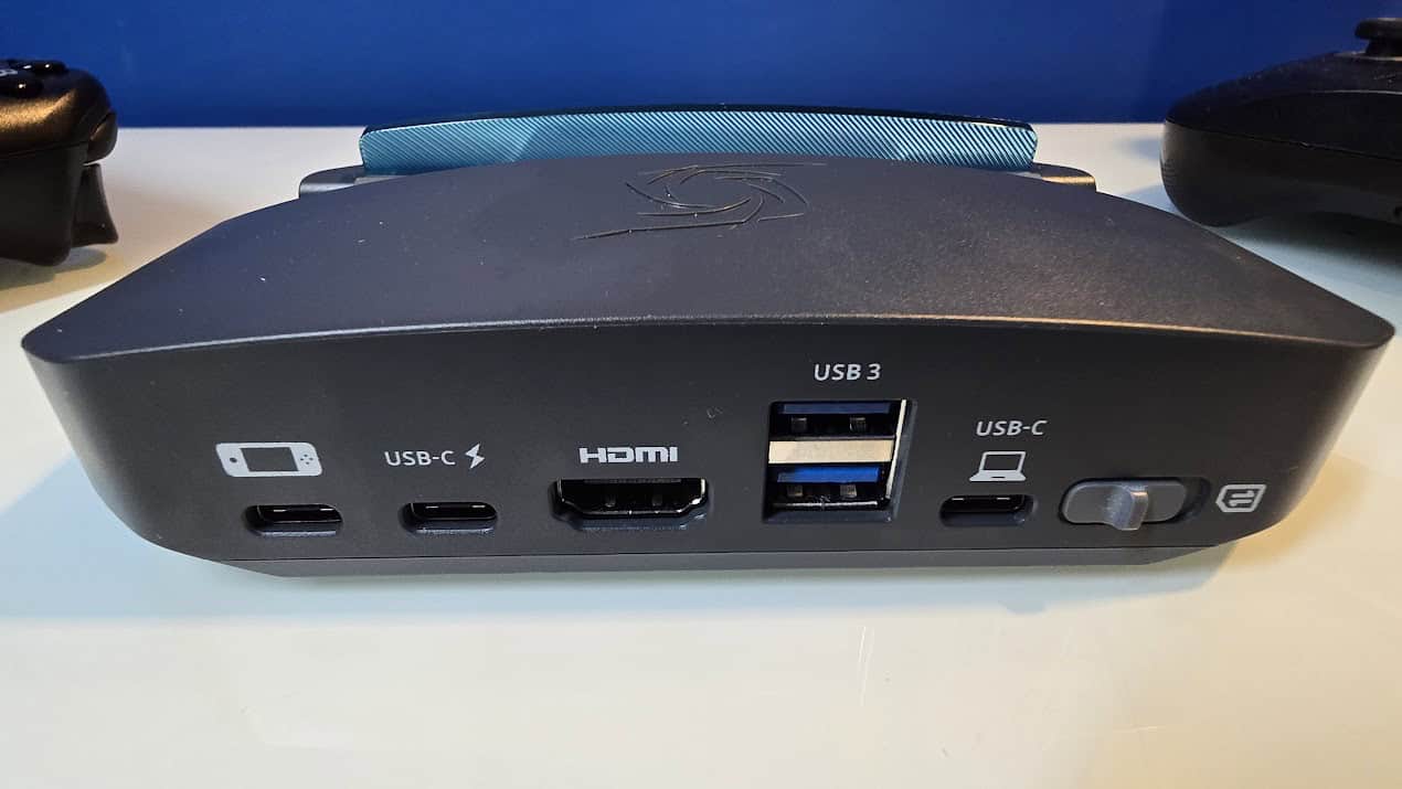 Avermedia Xtra Go Review - look at the back | The Outerhaven Avermedia Xtra Go Review - look at the back