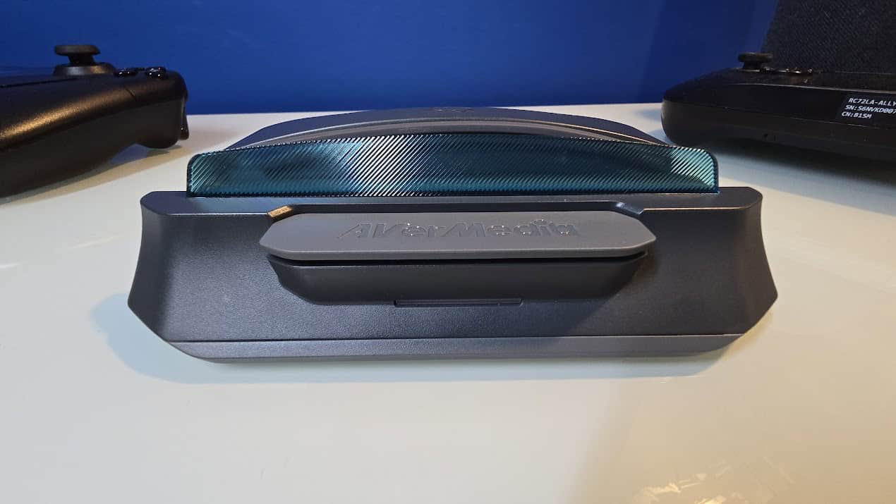 Avermedia Xtra Go Review - look at the front 2 | The Outerhaven Avermedia Xtra Go Review - look at the front 2