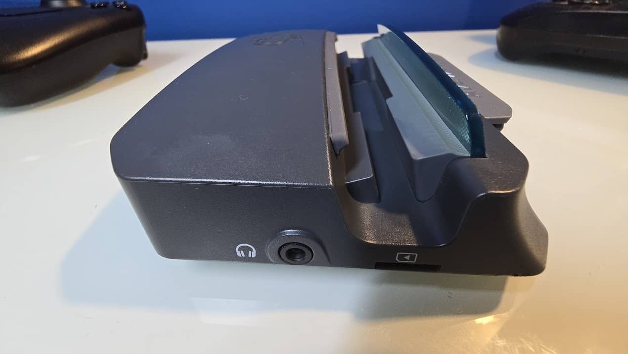 Avermedia Xtra Go Review - look at the side | The Outerhaven Avermedia Xtra Go Review - look at the side