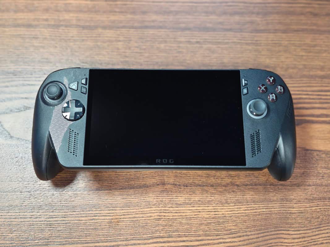 rog-xbox-ally-review7 | The Outerhaven ROG Xbox Ally X controls and ergonomic grips