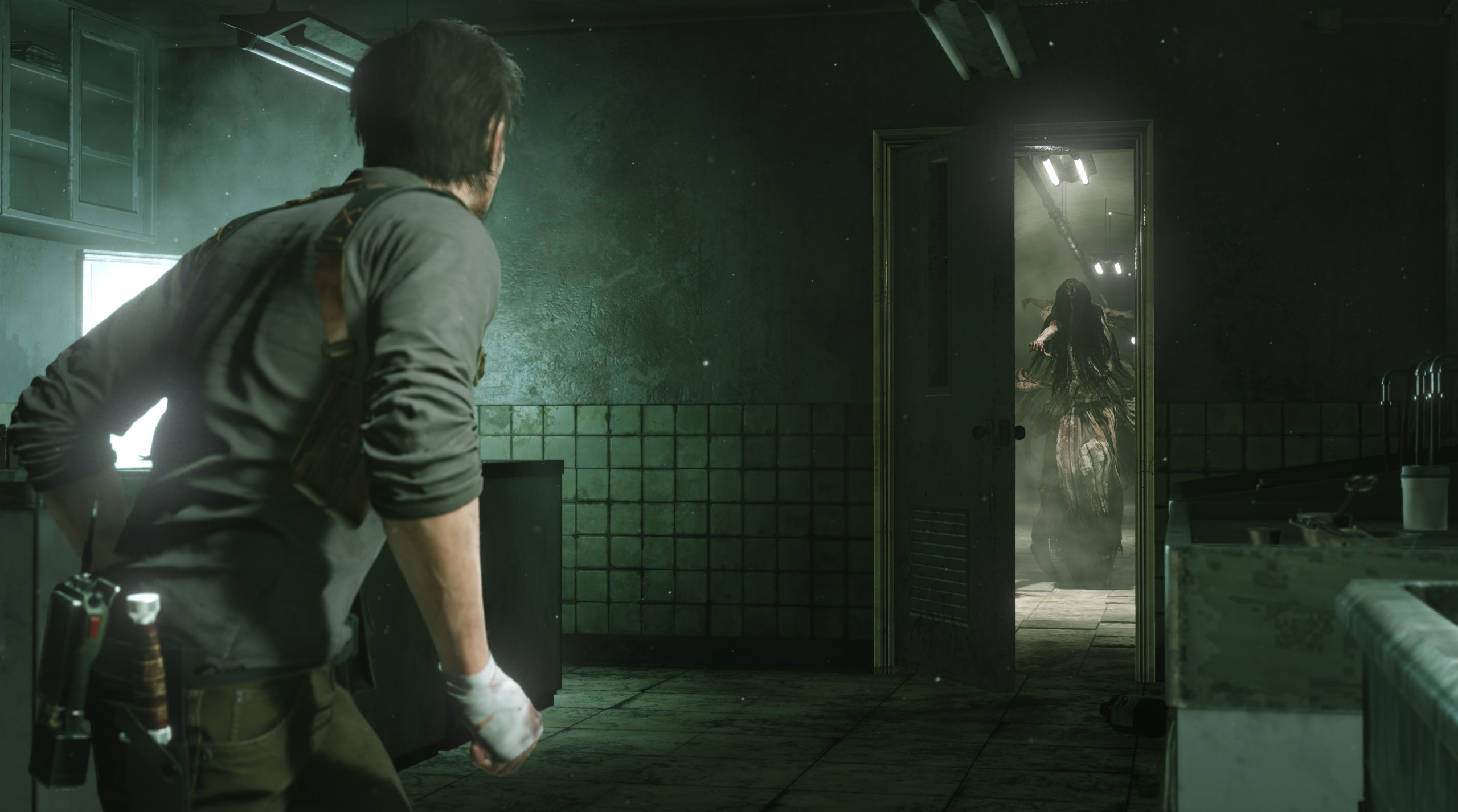 The Evil Within 2 Screenshot - being chased