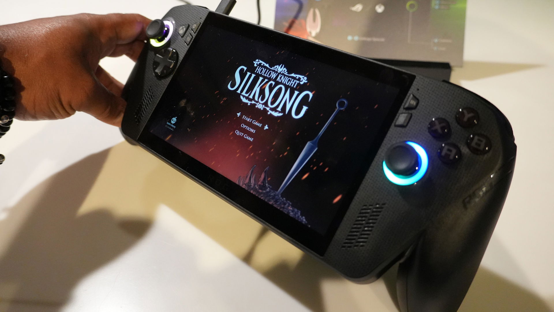 Xbox Ally X Silksong hands-on-07